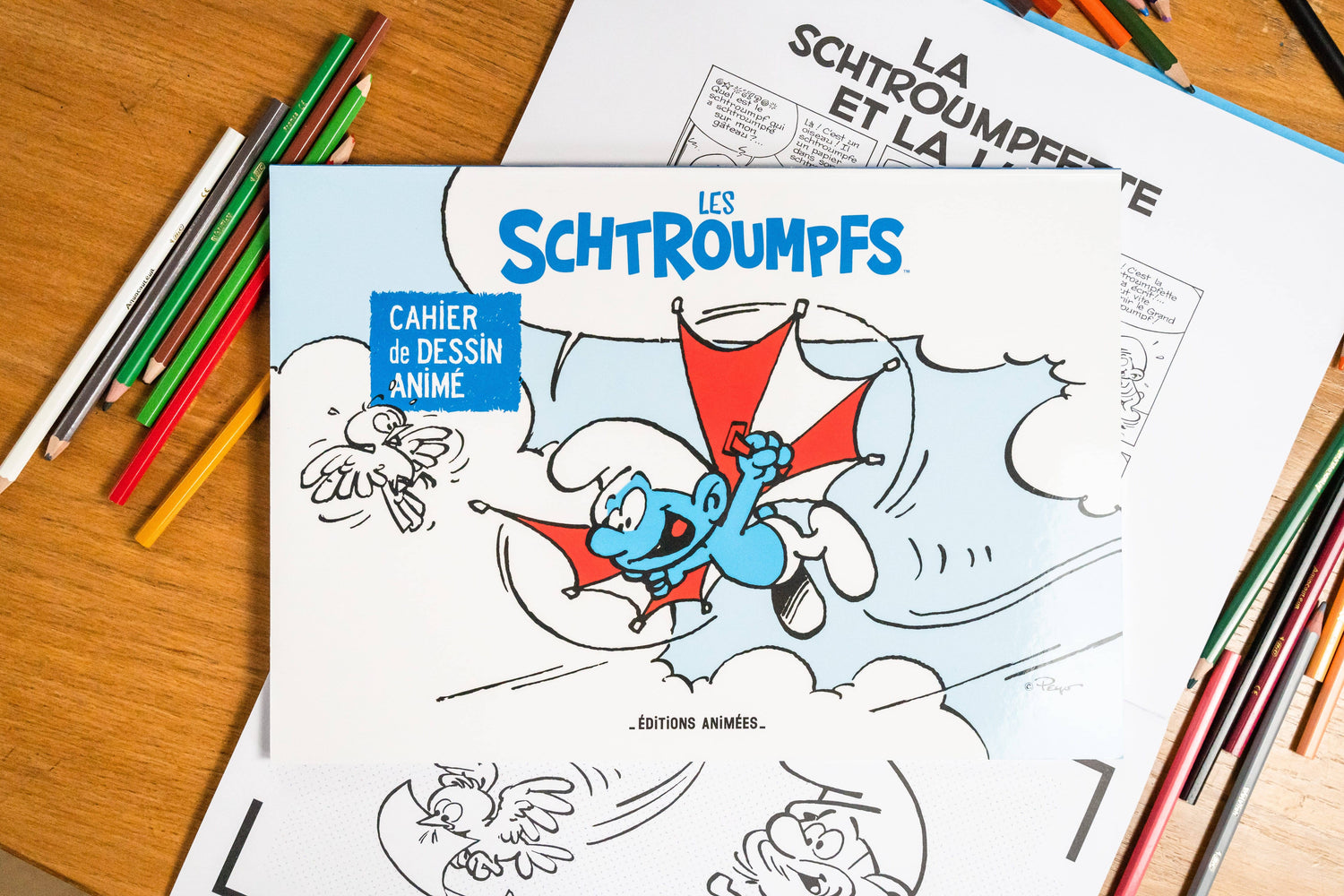 Cahier-de-dessin-animé-les-Schtroumpfs-2